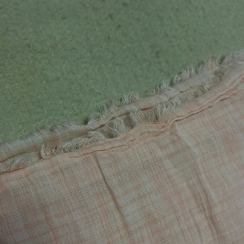 Peach woven scarf/wrap approximately 38" by 68" - Picture 3 of 3
